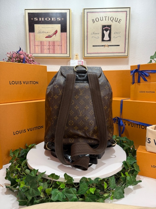 REGAL LOUIS VUITTON GM MONOGRAM BLACK TRIM BACKPACK! main image 5